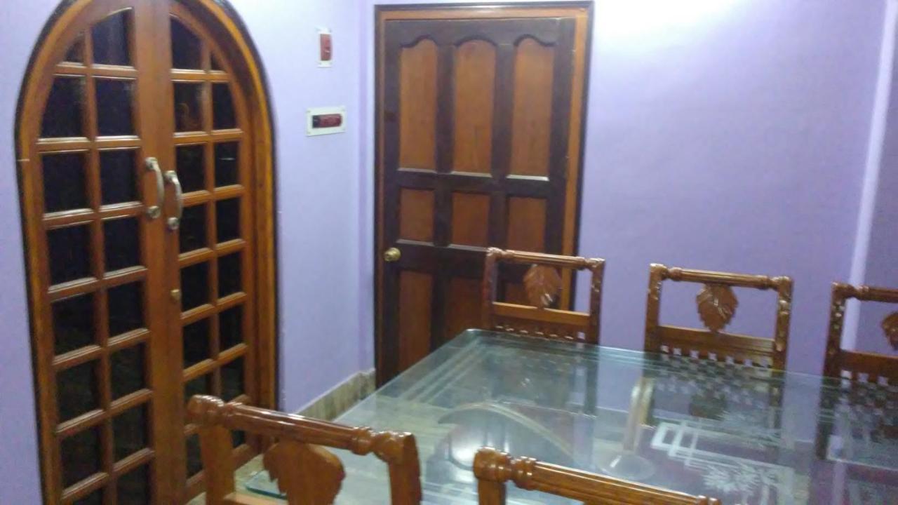 Royal Paying Guest Hotel Kolkata Bagian luar foto