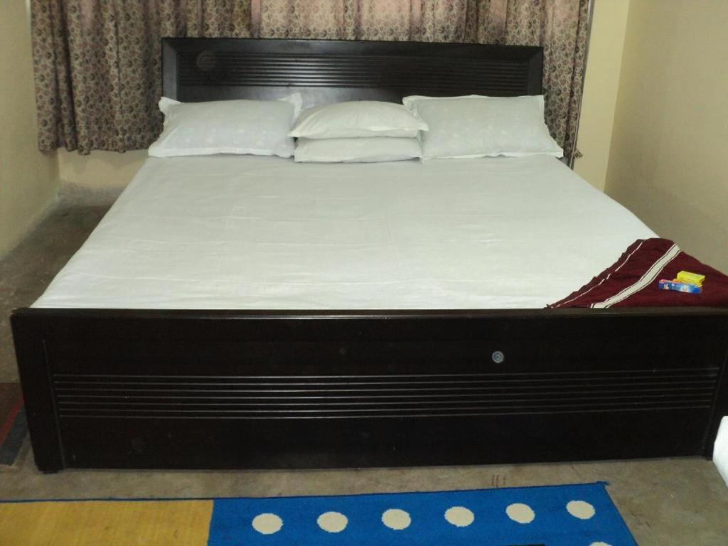 Royal Paying Guest Hotel Kolkata Bagian luar foto