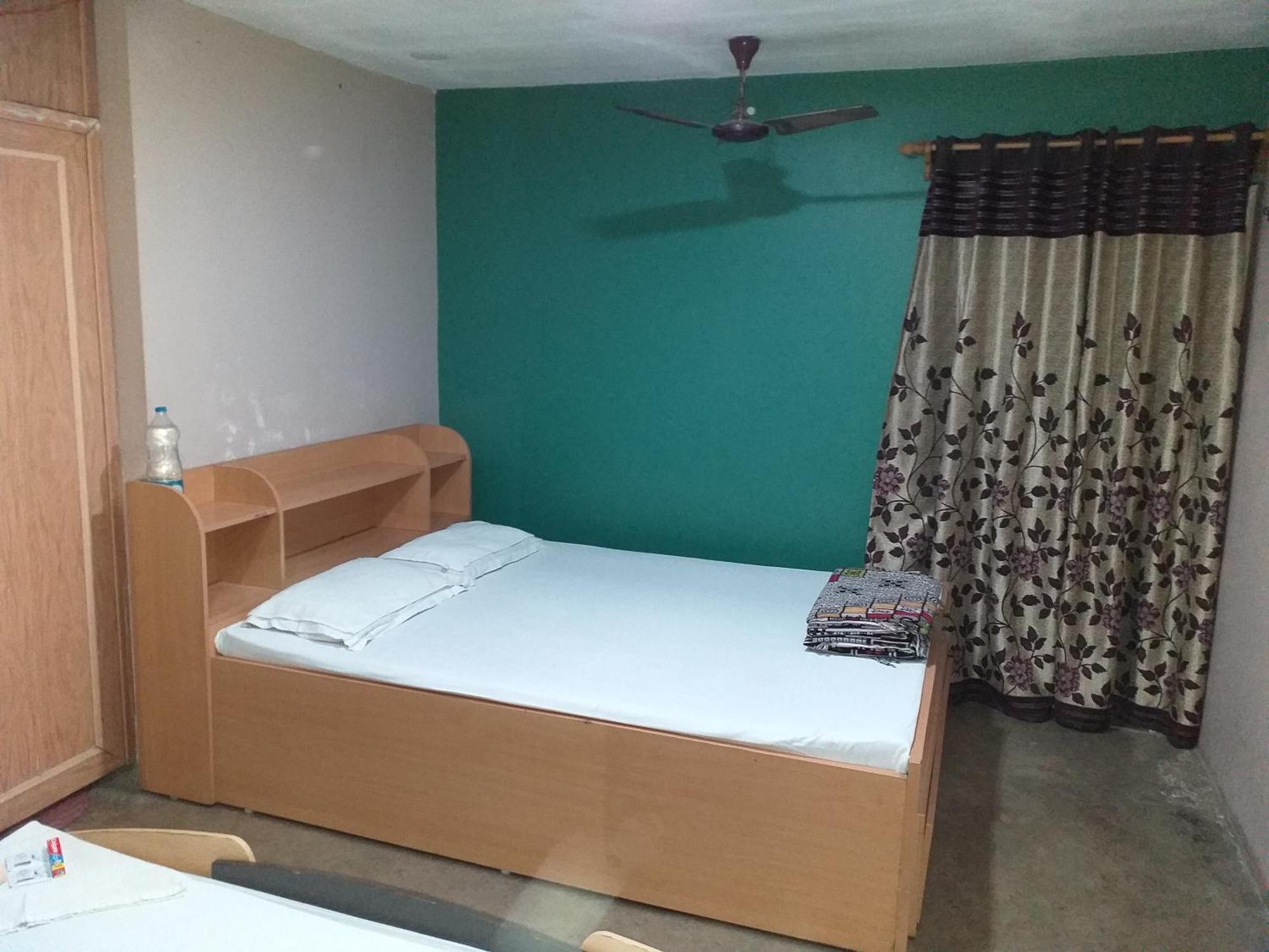 Royal Paying Guest Hotel Kolkata Bagian luar foto