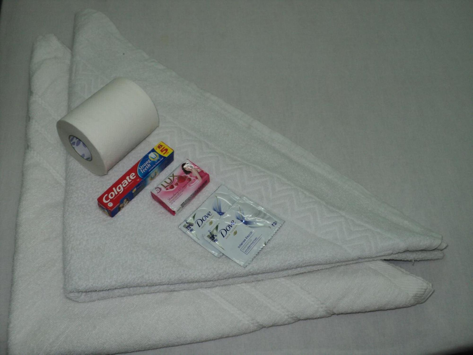 Royal Paying Guest Hotel Kolkata Bagian luar foto