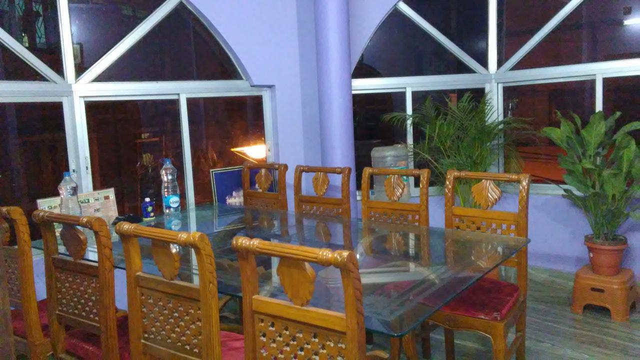 Royal Paying Guest Hotel Kolkata Bagian luar foto