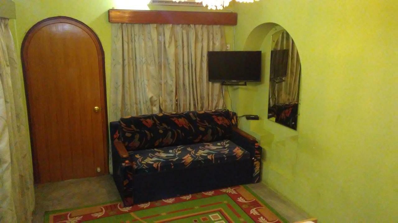 Royal Paying Guest Hotel Kolkata Bagian luar foto